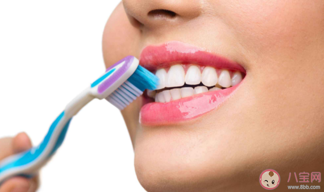 碳酸飲料對牙齒的損害有多大 怎樣喝碳酸飲料能減少牙齒傷害