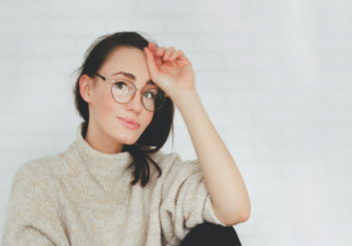 為什么不戴眼鏡聽力會變差 聽覺和視覺是怎么互相影響的