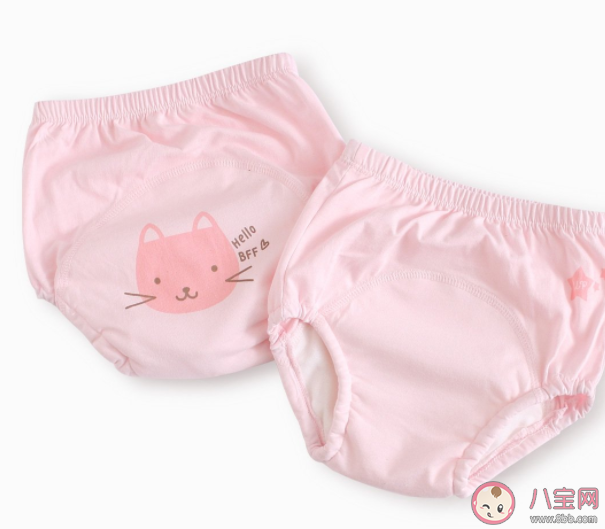 可以跳過訓練褲直接穿小內褲 寶寶如廁年齡內褲怎么買