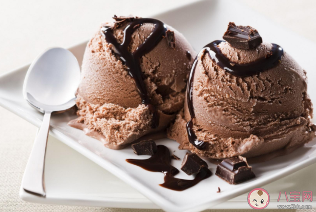 怎么知道冰淇淋里的熱量高不高 冰淇淋里的添加劑安全嗎