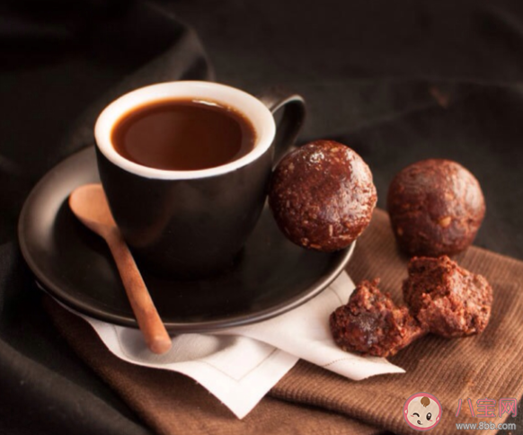 咖啡喝多了會(huì)骨質(zhì)疏松嗎 喝咖啡有什么需要注意的