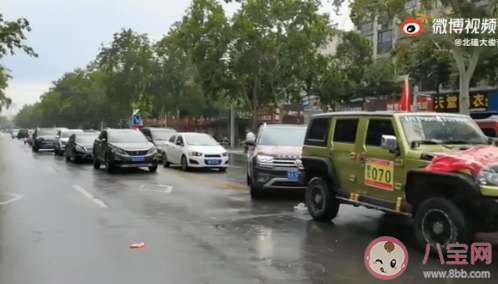 鄭州街頭現(xiàn)免費(fèi)餐箱供路人自取 鄭州感人暖心瞬間有哪些