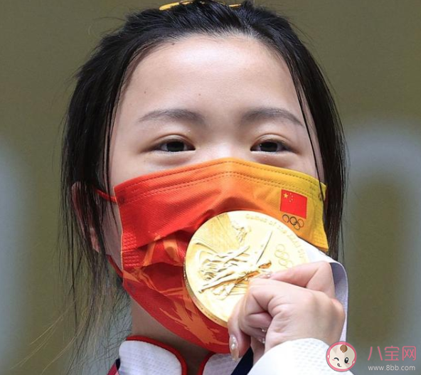 奧運冠軍為啥都愛咬金牌 金子被咬會變形嗎