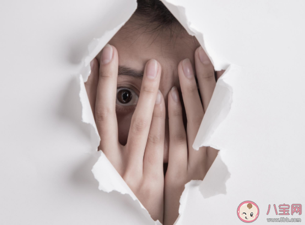 性格內(nèi)向不愛爭(zhēng)搶的人適合什么工作 內(nèi)向型人的擇業(yè)秘笈