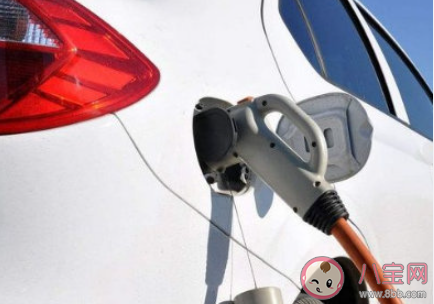 電動汽車和燃油車誰的安全性更高 新能源車著火的速度會比傳統汽車更快嗎