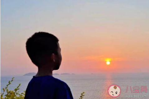 單親家庭父母如何給孩子安全感 單身父母怎樣照顧孩子心理 單親家庭父母如何給孩子安全感 單身父母怎樣照顧孩子心理