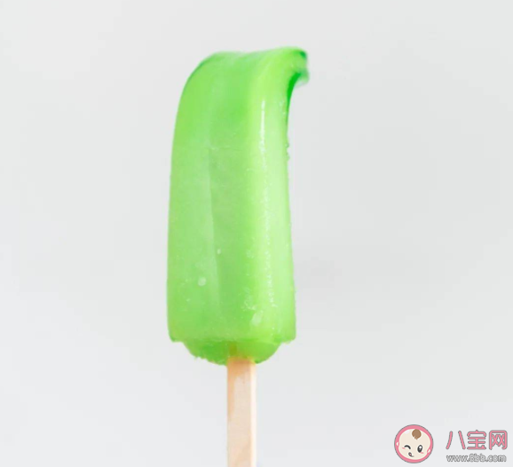 為什么冰棍會(huì)緊貼嘴唇黏膜很難撕開(kāi) 雪糕怎么吃不粘舌頭 為什么冰棍會(huì)緊貼嘴唇黏膜很難撕開(kāi) 雪糕怎么吃不粘舌頭