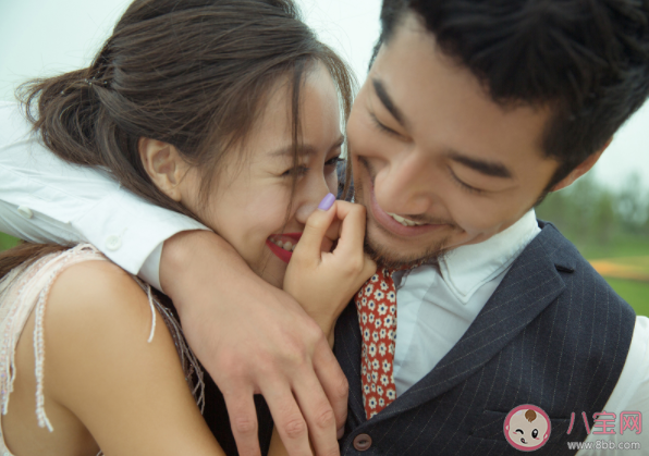 錯過最佳擇偶年齡要降低標(biāo)準(zhǔn)嗎 過了適婚年齡要妥協(xié)嗎