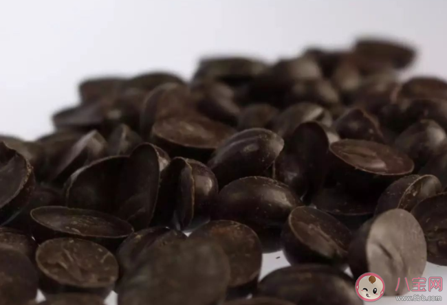 為什么吃黑巧克力可以減肥 如何合理吃黑巧克力減肥 為什么吃黑巧克力可以減肥 如何合理吃黑巧克力減肥