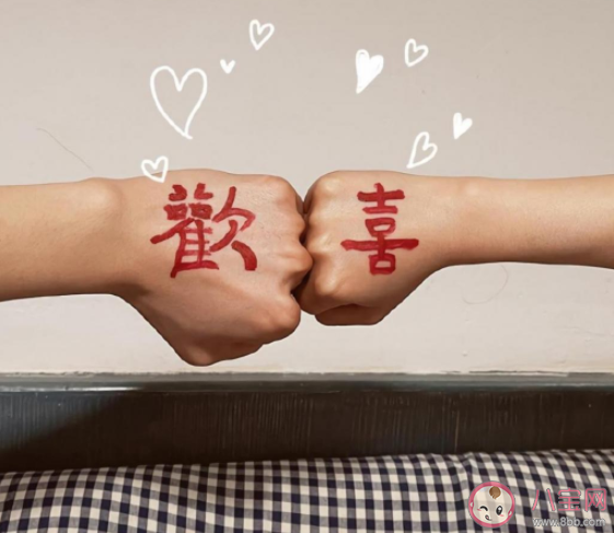 情侶間有必要天天聊天嗎 情侶要不要很頻繁的聊天 情侶間有必要天天聊天嗎 情侶要不要很頻繁的聊天