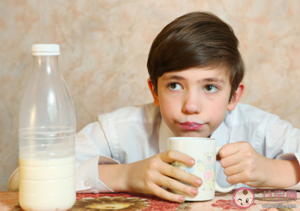 多喝牛奶能變聰明嗎 喝牛奶都有什么禁忌 多喝牛奶能變聰明嗎 喝牛奶都有什么禁忌