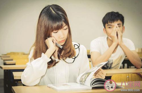 暗戀一個人不告訴對方會后悔嗎 暗戀沒告訴對方是什么感覺