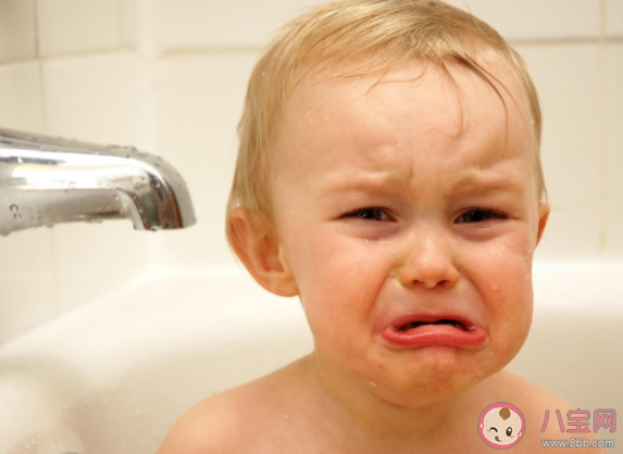 孩子不愿意洗澡怎么做比較好 讓洗澡變得有趣的一些妙招