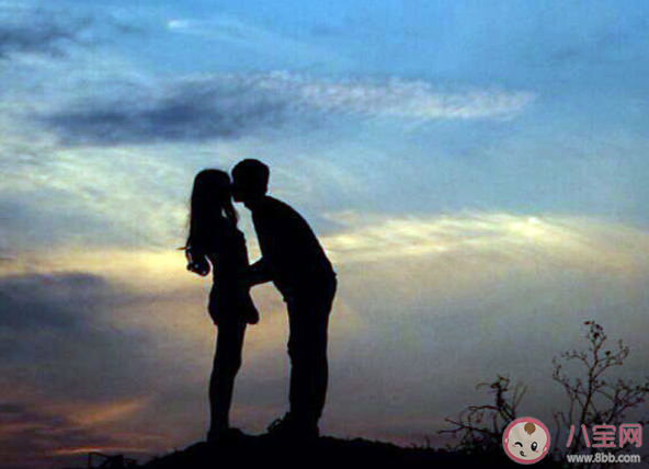 情侶在同一家公司合適嗎 情侶要不要在一家公司上班