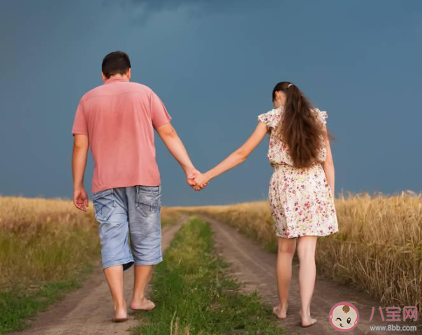 情侶在同一家公司合適嗎 情侶要不要在一家公司上班