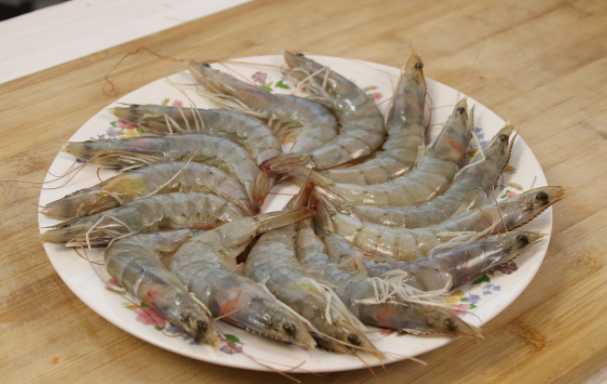 蝦背里的黑線真的很臟嗎 蝦線一定要去除嗎 蝦背里的黑線真的很臟嗎 蝦線一定要去除嗎