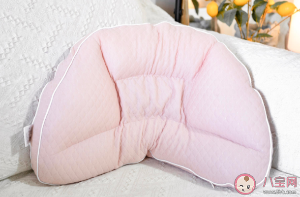 不同睡姿多高的枕頭才合適 枕頭用不對(duì)傷害頸椎 不同睡姿多高的枕頭才合適 枕頭用不對(duì)傷害頸椎