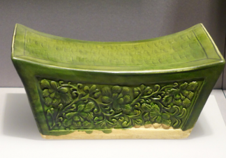 為什么古人的枕頭又高又硬 瓷枕睡著不難受嗎