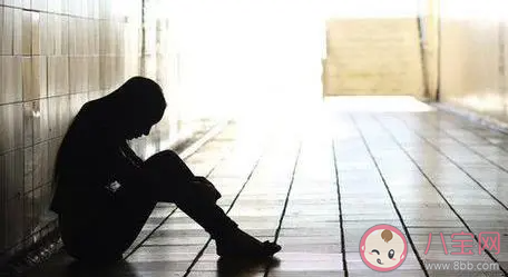 被孤立時是什么心情 被孤立了該怎么辦