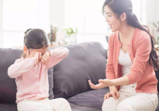 父母該不該強(qiáng)調(diào)經(jīng)濟(jì)付出 要不要告訴孩子父母賺錢很難