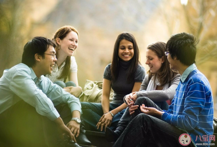 如何消除人際交往中的距離感 怎樣拉近人與人之間的距離 如何消除人際交往中的距離感 怎樣拉近人與人之間的距離