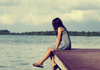 當被周圍人孤立排擠該如何漂亮反擊 被團體孤立了怎么辦