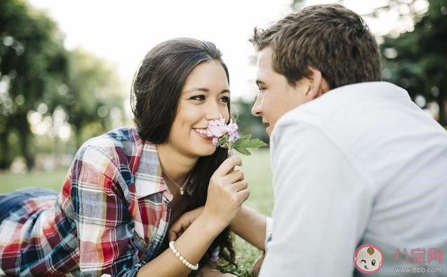 熱戀期情侶發(fā)朋友圈甜蜜說說 熱戀期適合發(fā)朋友圈的文案句子