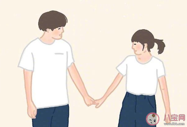 熱戀期情侶發(fā)朋友圈甜蜜說說 熱戀期適合發(fā)朋友圈的文案句子