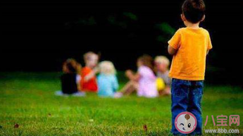 遇到校園霸凌該如何保護(hù)自己 遭遇校園欺凌第一時間該怎么辦 遇到校園霸凌該如何保護(hù)自己 遭遇校園欺凌第一時間該怎么辦