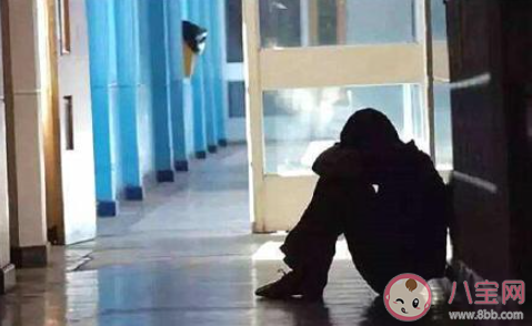 遇到校園霸凌該如何保護(hù)自己 遭遇校園欺凌第一時間該怎么辦 遇到校園霸凌該如何保護(hù)自己 遭遇校園欺凌第一時間該怎么辦