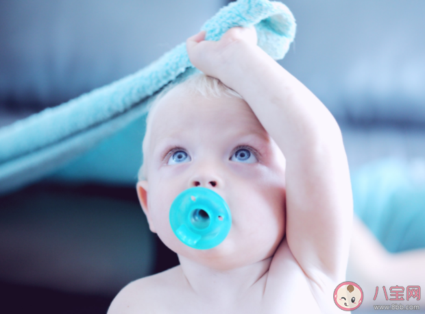 什么情況下給寶寶用安撫奶嘴 幫寶寶戒除安撫奶嘴怎么安慰鼓勵 什么情況下給寶寶用安撫奶嘴 幫寶寶戒除安撫奶嘴怎么安慰鼓勵