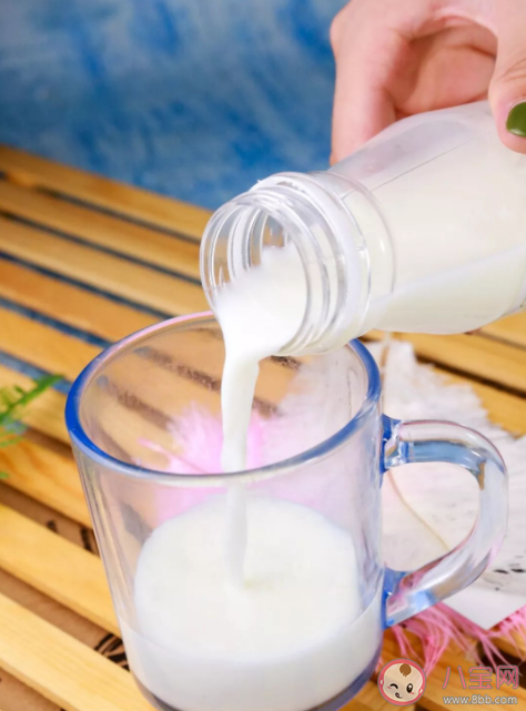 寶寶多大可以喝鮮牛奶 鮮牛奶和純牛奶哪個更適合寶寶喝 寶寶多大可以喝鮮牛奶 鮮牛奶和純牛奶哪個更適合寶寶喝