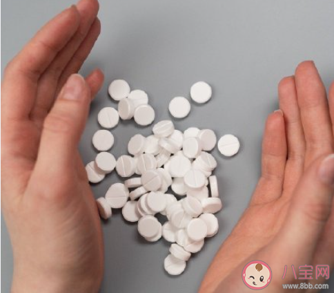 長期服用褪黑素有哪些危害 褪黑素應該怎么吃 長期服用褪黑素有哪些危害 褪黑素應該怎么吃