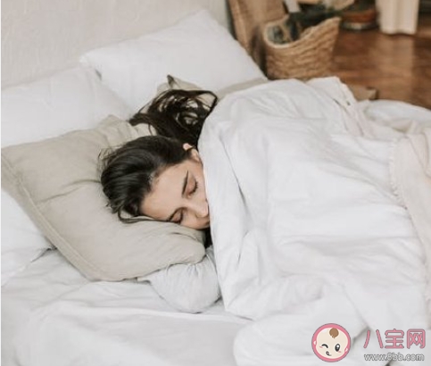 長期服用褪黑素有哪些危害 褪黑素應該怎么吃 長期服用褪黑素有哪些危害 褪黑素應該怎么吃