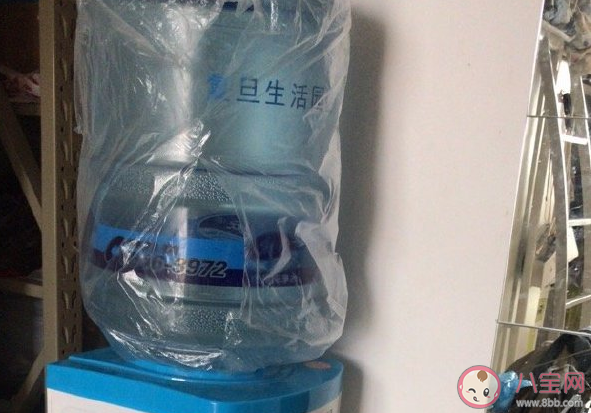 桶裝水為什么可以放很久 買桶裝水怎么避坑安全 桶裝水為什么可以放很久 買桶裝水怎么避坑安全