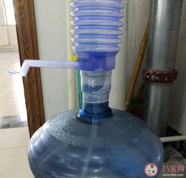 桶裝水為什么可以放很久 買桶裝水怎么避坑安全 桶裝水為什么可以放很久 買桶裝水怎么避坑安全