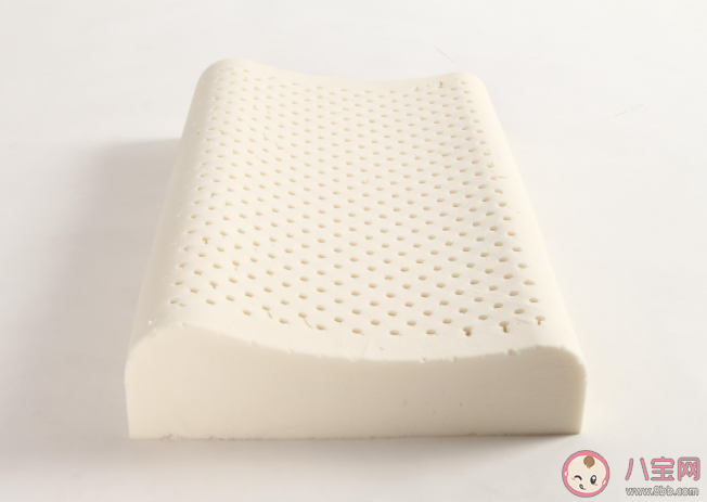 蕎麥枕和乳膠枕哪個睡的更舒服 枕頭里放什么可以能安神助眠 蕎麥枕和乳膠枕哪個睡的更舒服 枕頭里放什么可以能安神助眠