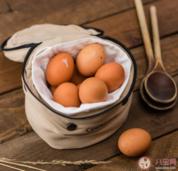 雞蛋洗完再放冰箱好嗎 雞蛋怎么存放保存時間更長 雞蛋洗完再放冰箱好嗎 雞蛋怎么存放保存時間更長