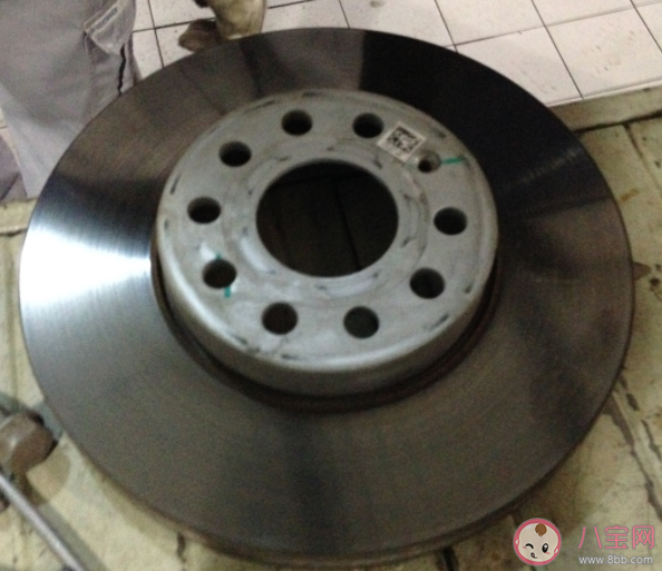剎車盤生銹需要更換嗎 什么情況下該更換剎車盤