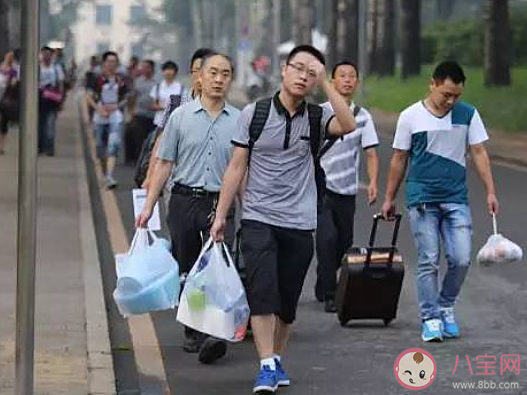 在外地上學(xué)的無奈時刻 一個人身在他鄉(xiāng)有哪些無奈 在外地上學(xué)的無奈時刻 一個人身在他鄉(xiāng)有哪些無奈