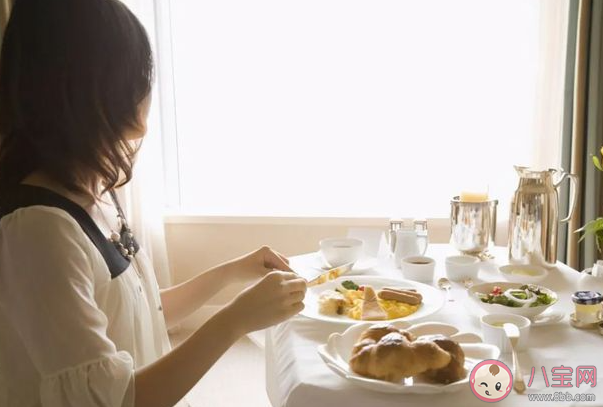 你會對吃飯吧唧嘴的人沒有好感嗎 為什么有的人吃飯會吧唧嘴