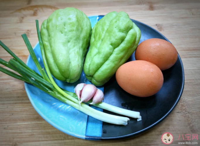 佛手瓜生吃有毒嗎 吃佛手瓜會致癌生病是真的嗎 佛手瓜生吃有毒嗎 吃佛手瓜會致癌生病是真的嗎