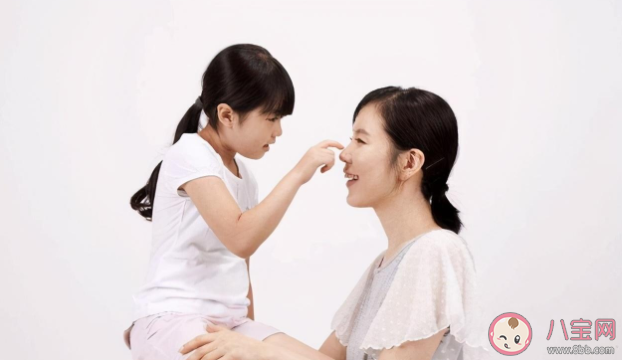 月經初潮提前是性早熟嗎 怎么告訴孩子第一次來月經