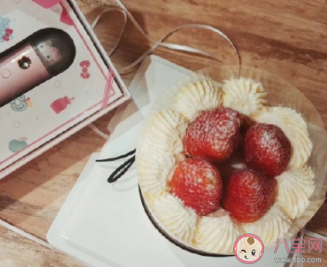 在國(guó)慶節(jié)過(guò)生日的感受朋友圈 生日碰上國(guó)慶節(jié)的文案句子 在國(guó)慶節(jié)過(guò)生日的感受朋友圈 生日碰上國(guó)慶節(jié)的文案句子