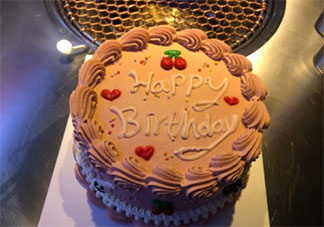 在國慶節(jié)過生日的感受朋友圈 生日碰上國慶節(jié)的文案句子