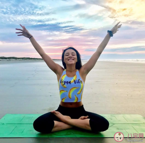 盤腿坐會傷膝蓋嗎 盤腿坐的危害是什么