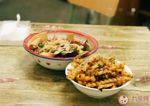 蒼蠅叮過(guò)的東西還能吃嗎 蒼蠅這么臟為什么自己不生病