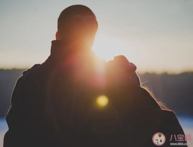 過于依賴對方什么體驗 戀愛中如何避免太過依賴對方