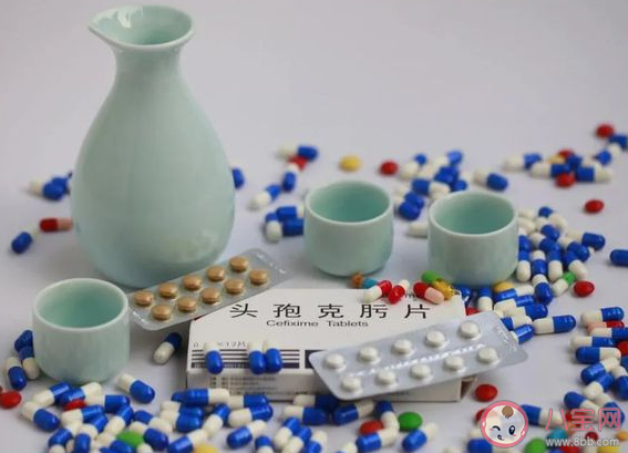 頭孢配酒的后果有多嚴(yán)重 為什么吃頭孢后不能飲酒