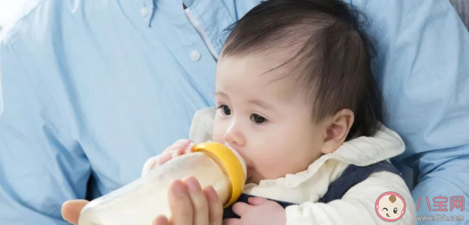 家長用蔬菜水沖奶粉致嬰兒中毒是怎么回事 嬰兒為什么不能喝蔬菜水